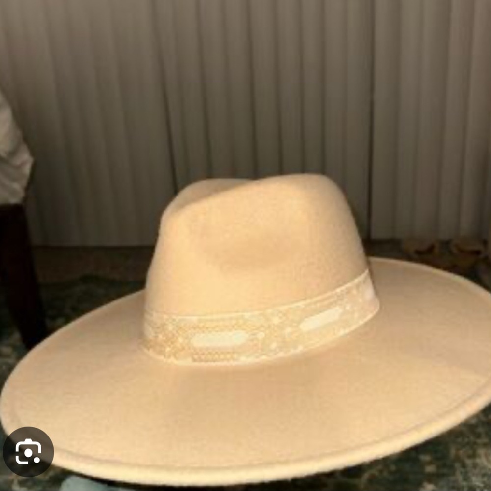 Lizard Thicket Felt Flat Brim Fedora Cream Hat